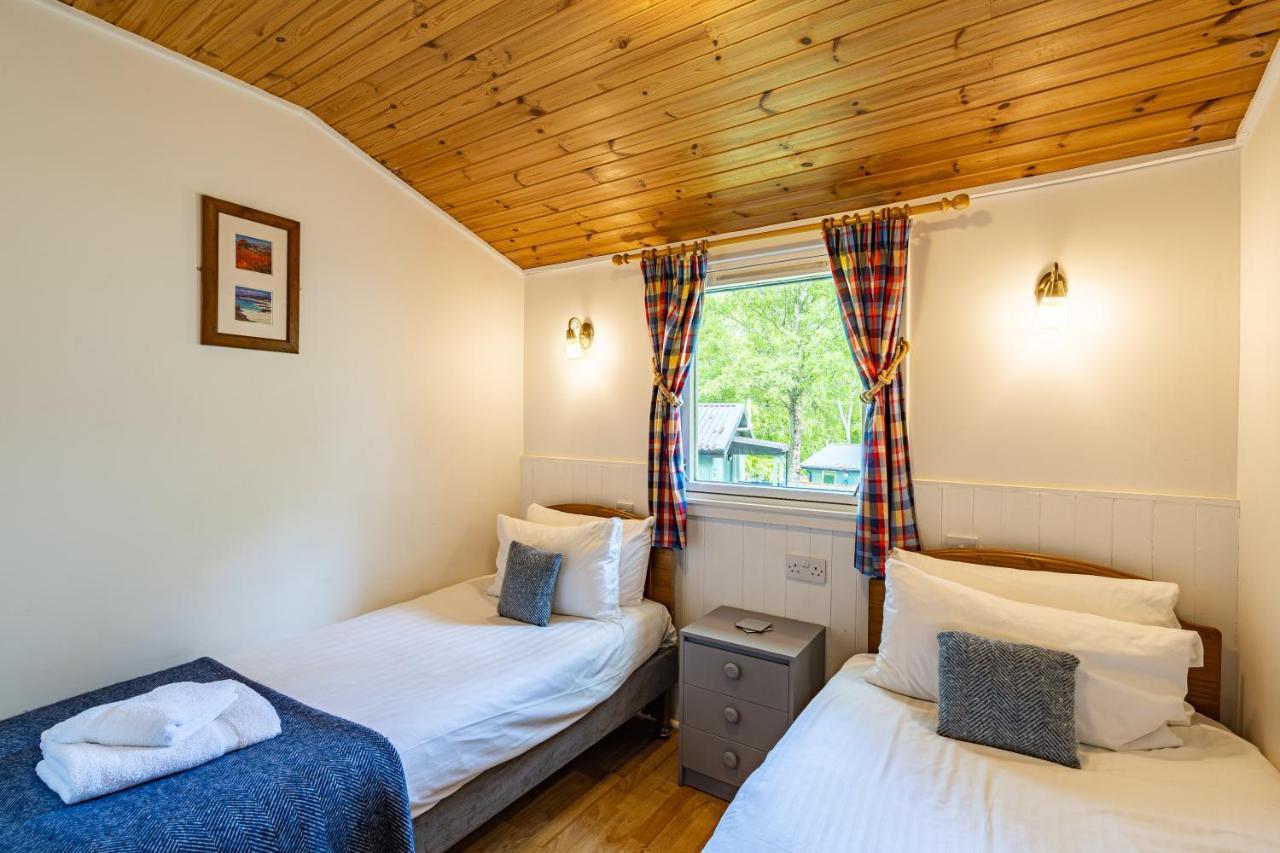 Heather Lodge 10 With Hot Tub Belladrum Exterior photo